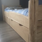 eikenhouten bed