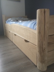 eikenhouten bed