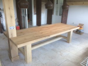 eikenhouten tafel, grote massief eiken tafel voor binnen