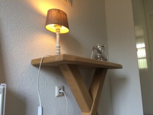 sidetable eikenhout