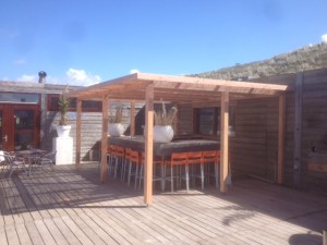Overkapping, luifel, veranda voor uw tuin met hout en riet 8