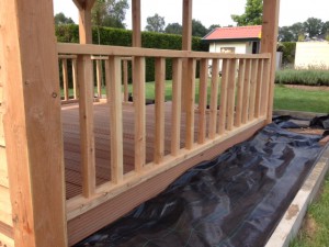 houten prieel met rieten dak 3