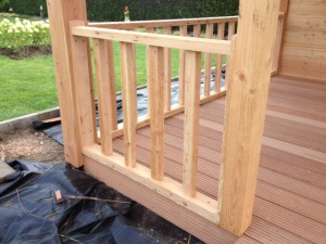 houten prieel met rieten dak 7